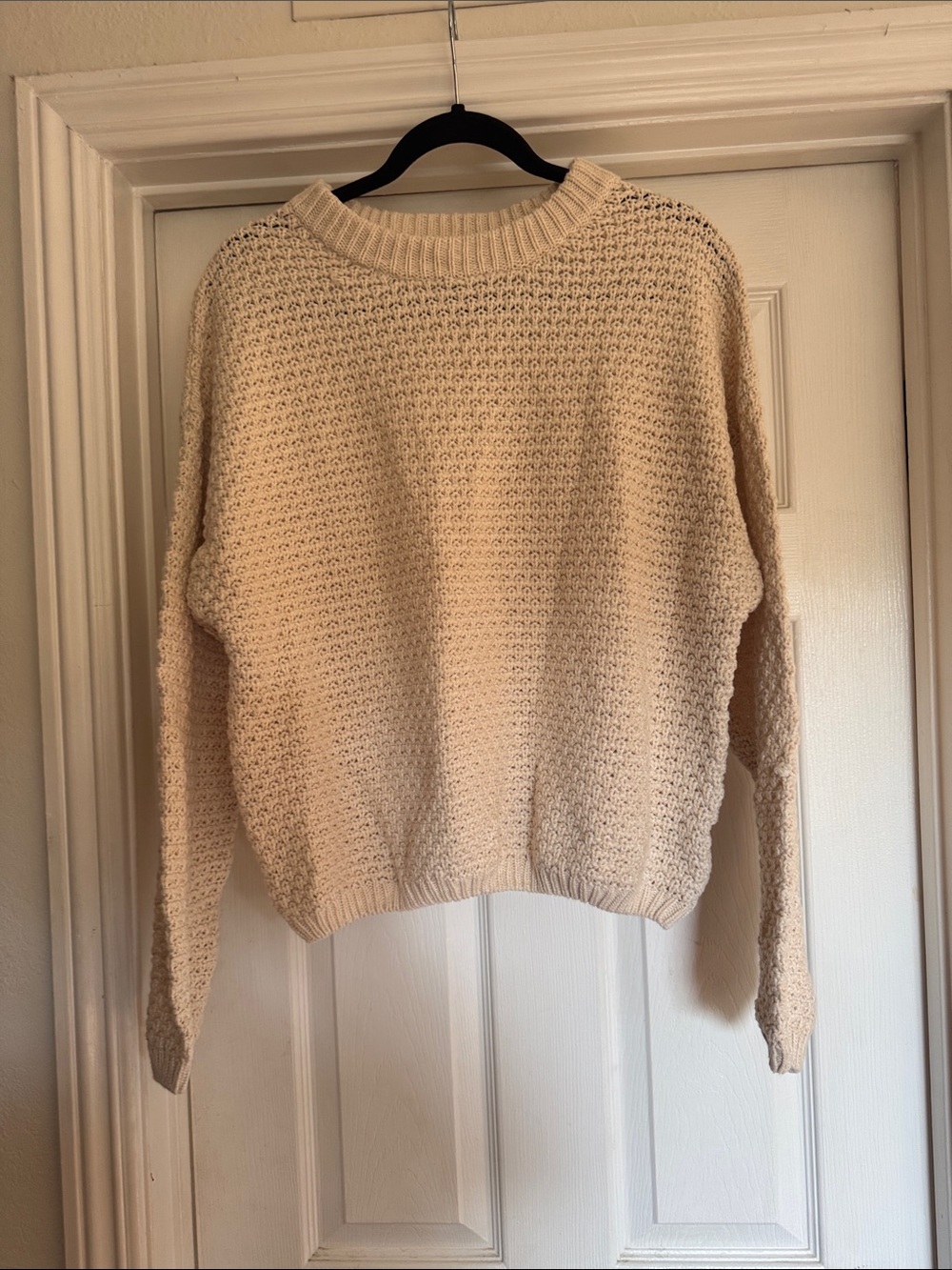 Universal Thread Cream Textured Crewneck Sweater